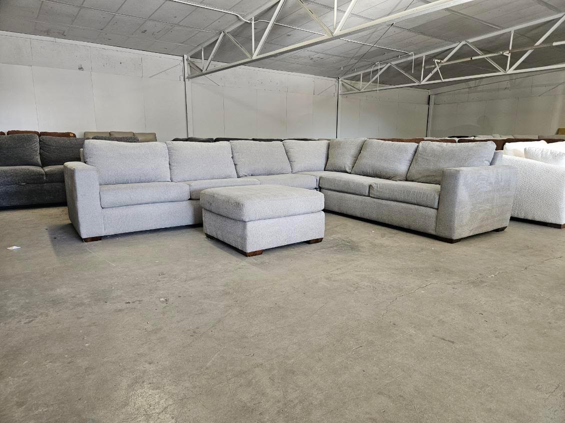 Flexsteel 5-Piece Fabric Modular Sectional with Ottoman