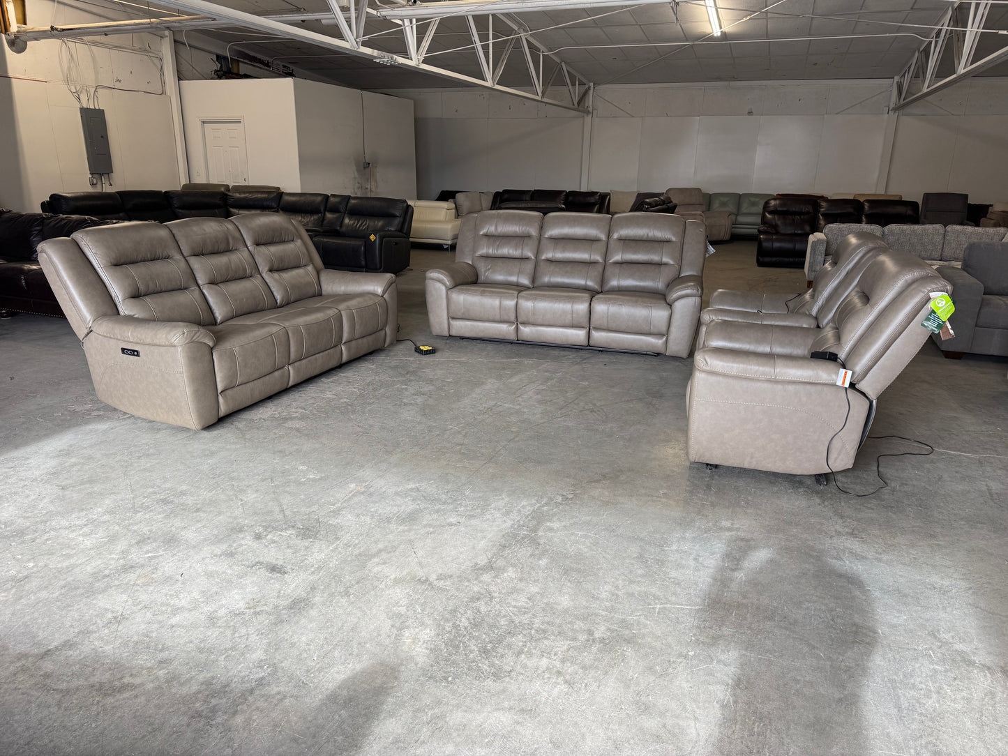 Brand New 4 Piece Leather Reclining Set (2 Sofas, 2 Armchairs)