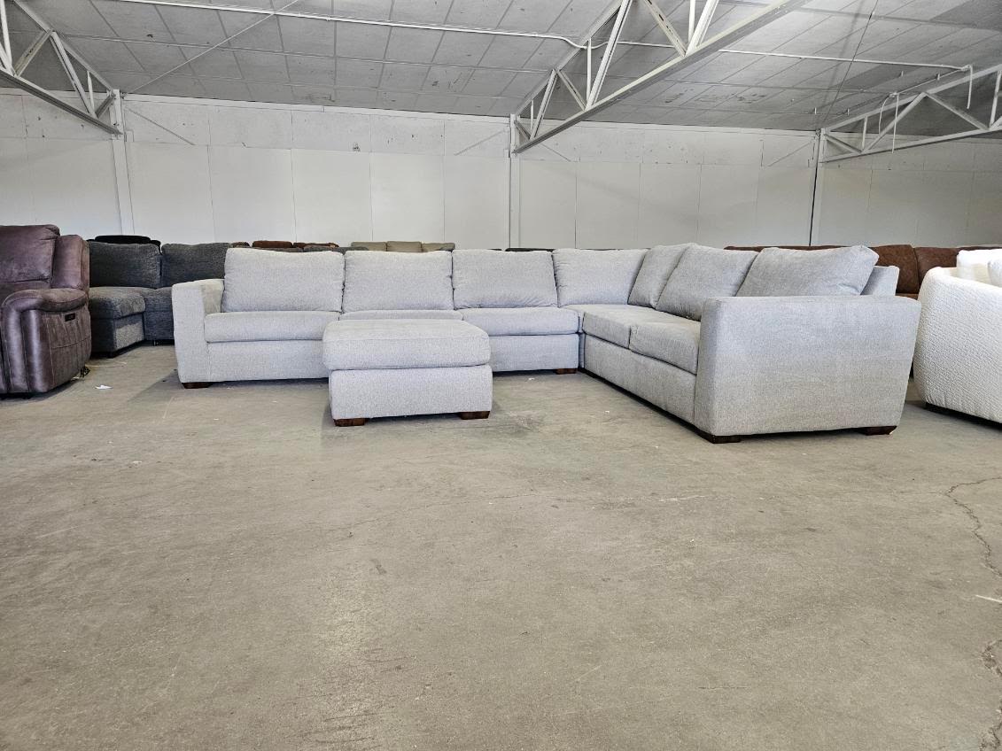 Flexsteel 5-Piece Fabric Modular Sectional with Ottoman