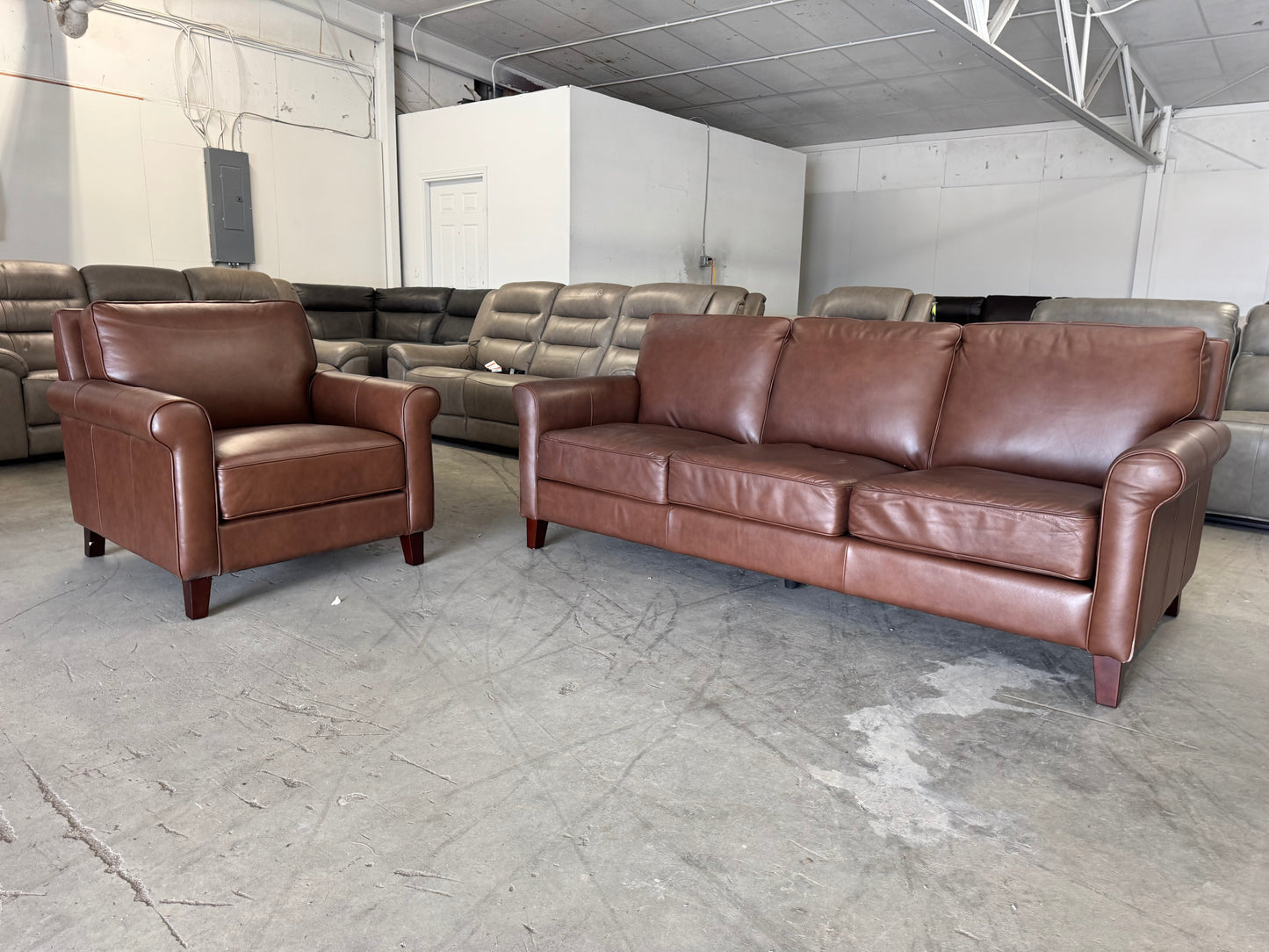 Like New Larsen 2-Piece Top Grain Leather Set