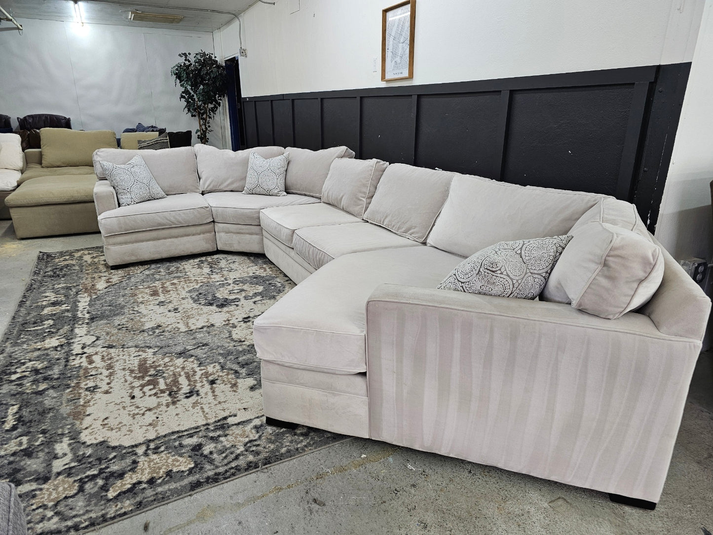 GIGANTIC Beautiful Cream Sectional Couch with Cuddler