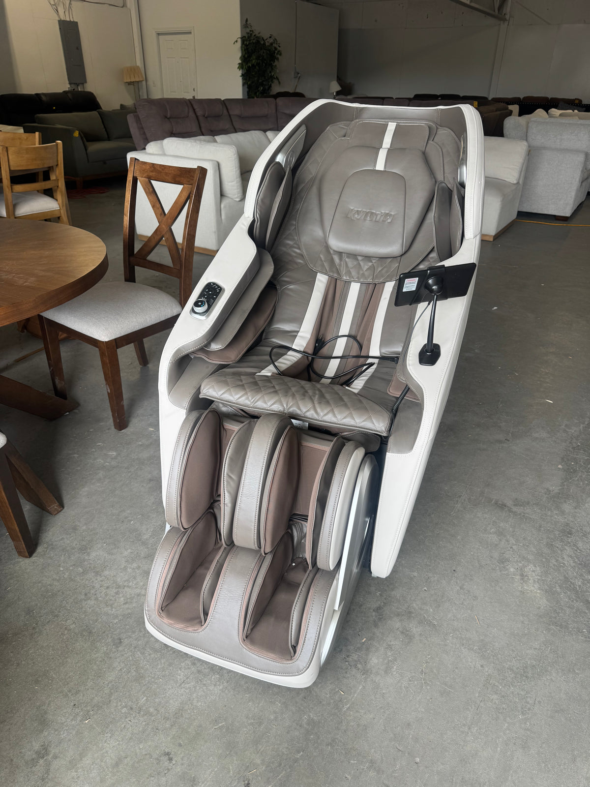 Kyota Kiyomi M698 4D Zero Gravity Massage Chair