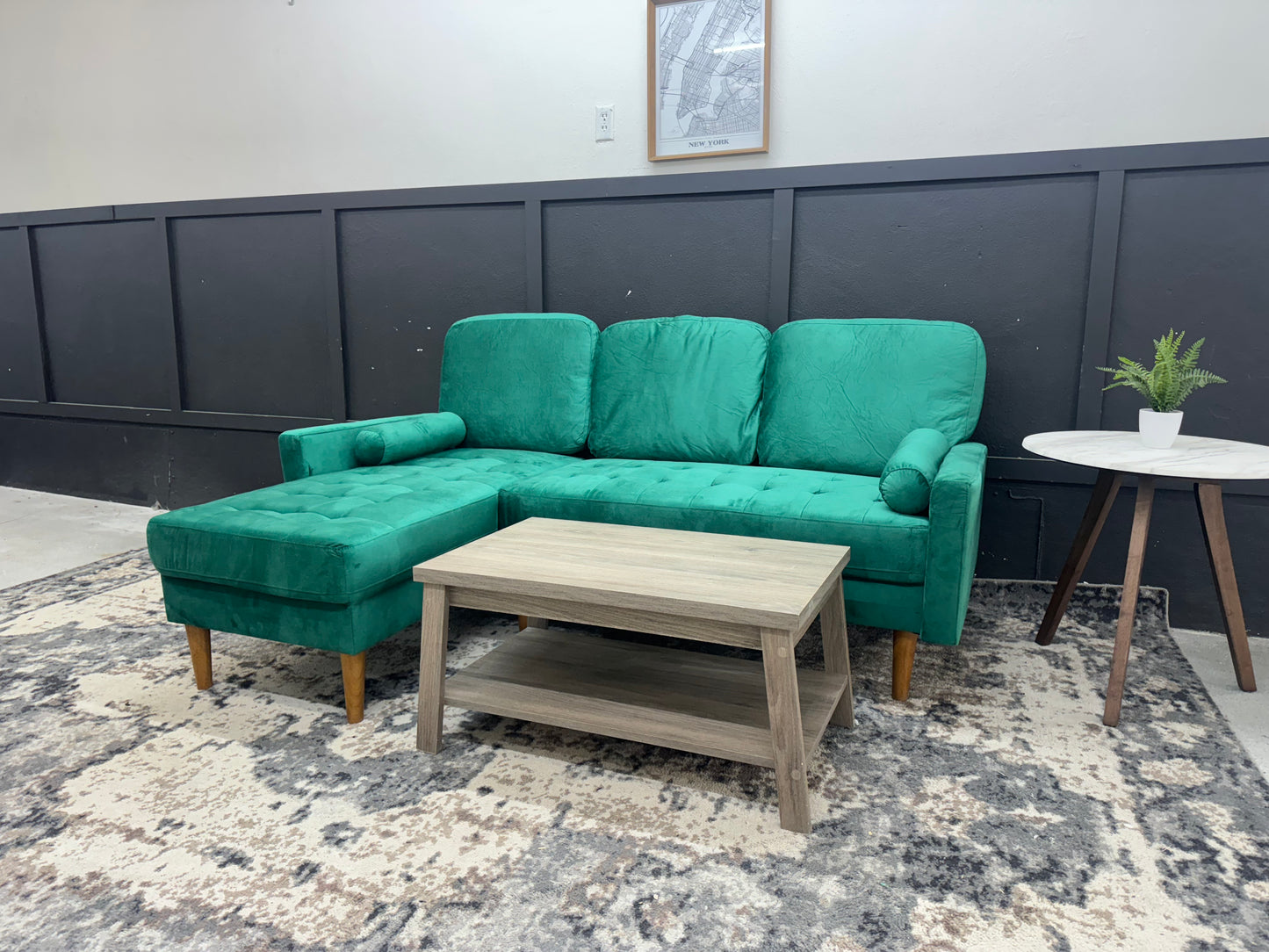 Gorgeous LIKE-NEW Mid Century Modern Emerald Green Velvet Sectional Couch