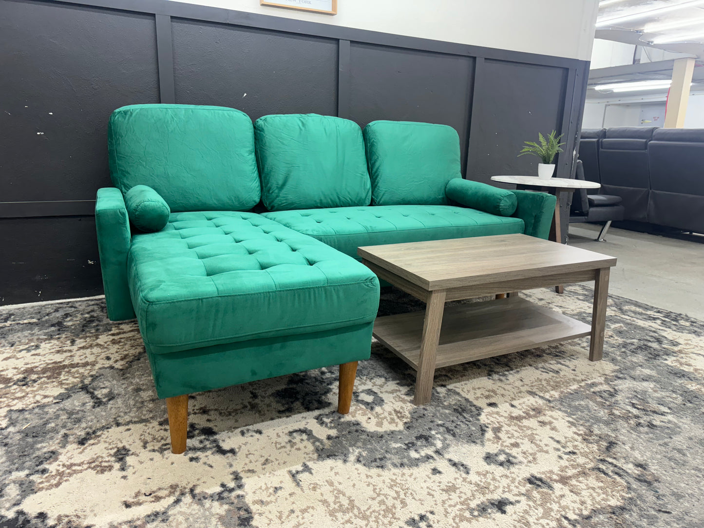 Gorgeous LIKE-NEW Mid Century Modern Emerald Green Velvet Sectional Couch