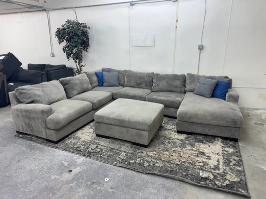 LIKE NEW Plush Gray U-Shape Sectional Sofa with Storage Ottoman