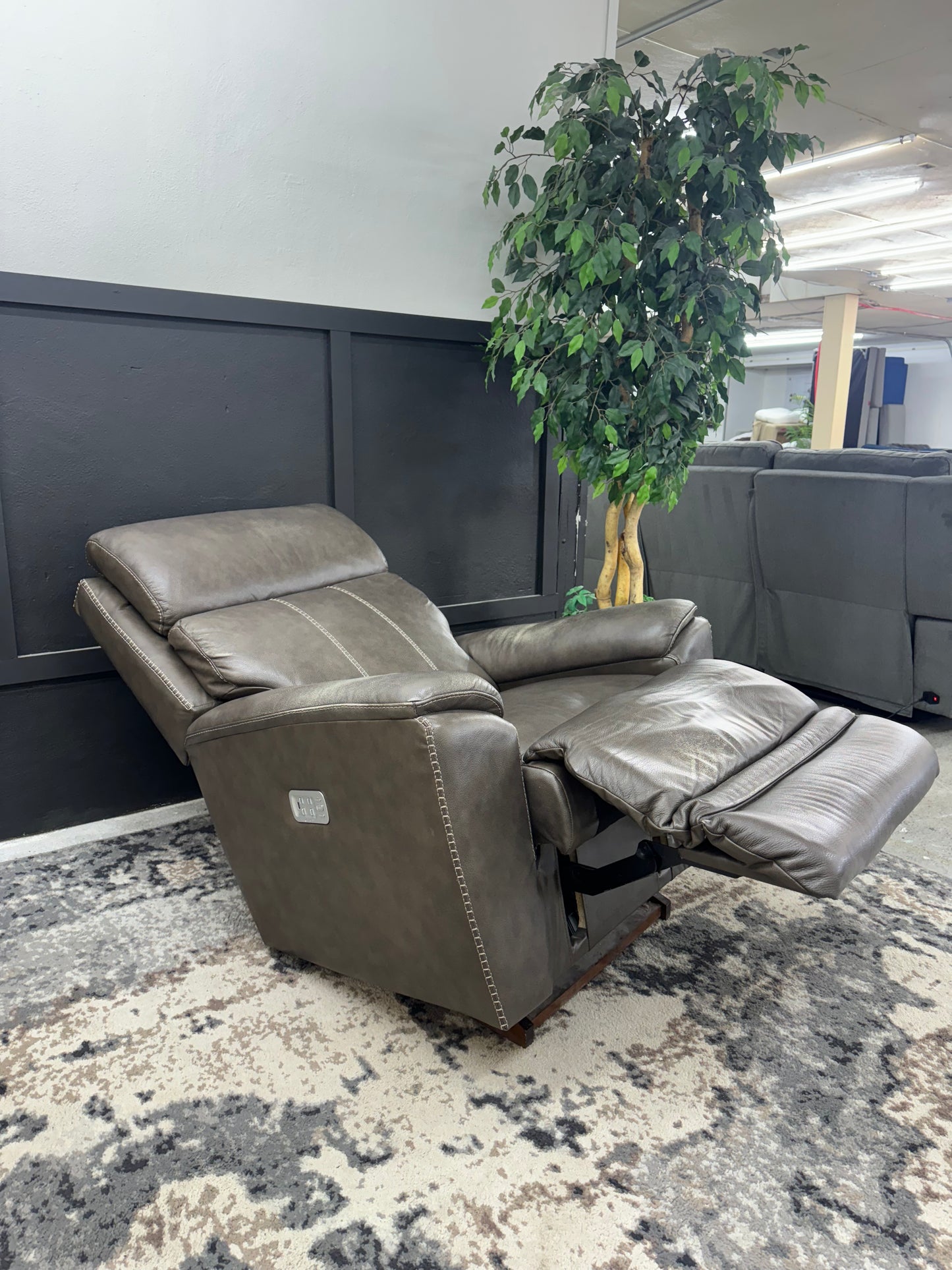 Gray Leather La-Z-Boy Armchair Recliner with Adjustable Headrest and Lumbar