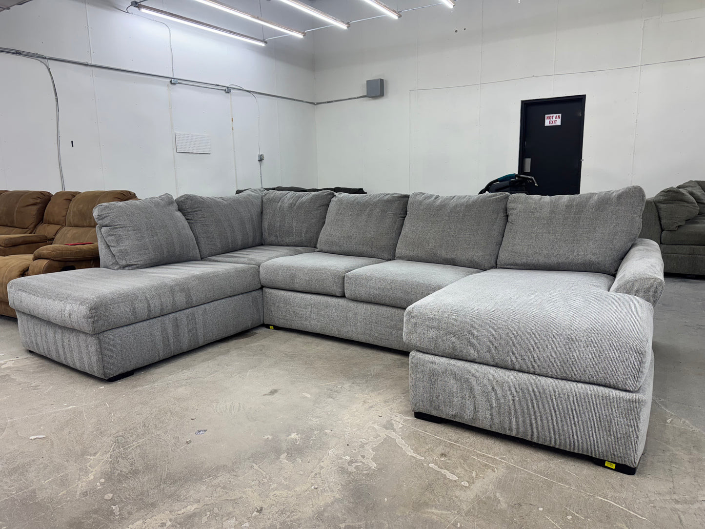 Plush Gray Broyhill Dual-Chaise Sectional