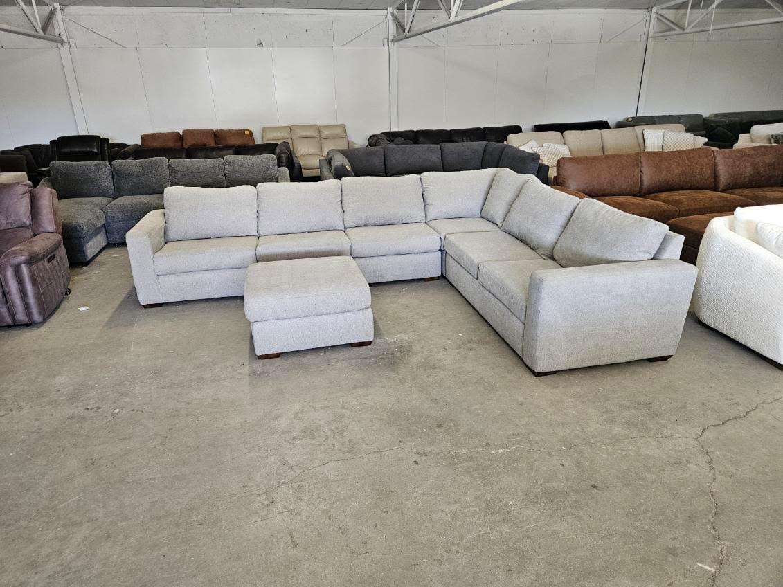 Flexsteel 5-Piece Fabric Modular Sectional with Ottoman