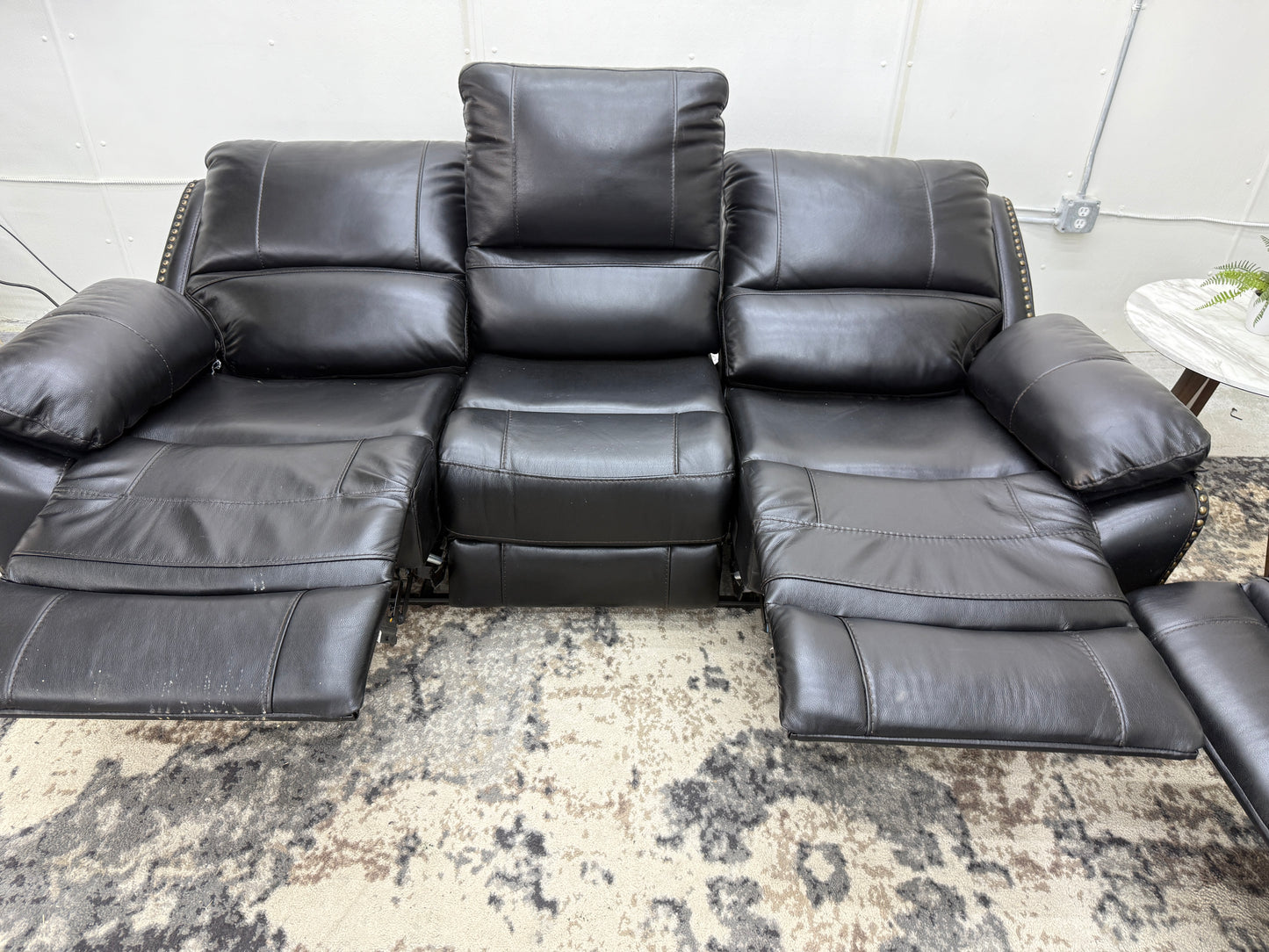 Reclining Sofa Set – Gorgeous LIKE NEW Abbyson Black Leather Couch & Loveseat