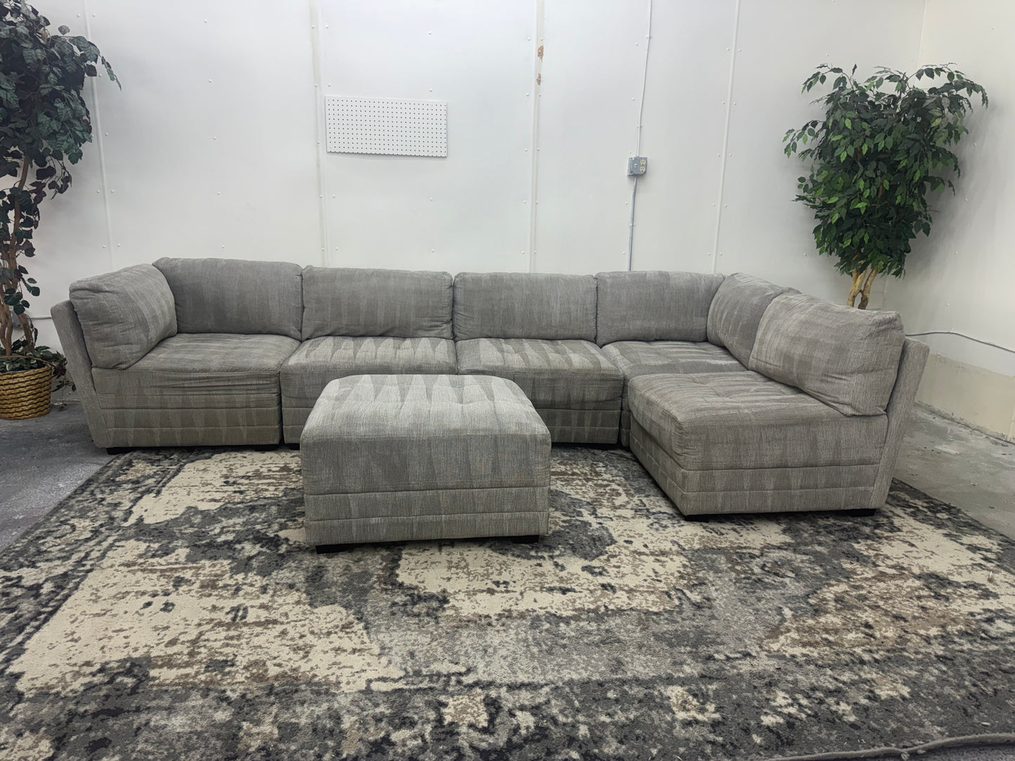 Light Gray 6 Piece Modular Sectional Couch