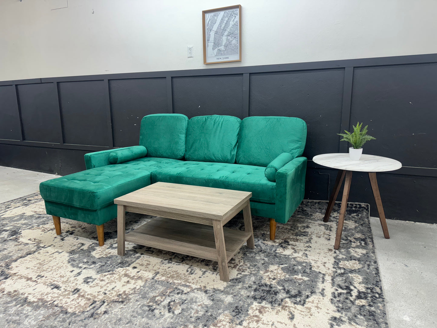 Gorgeous LIKE-NEW Mid Century Modern Emerald Green Velvet Sectional Couch