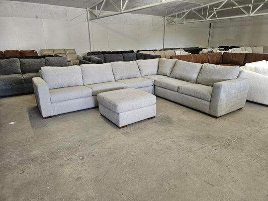 Flexsteel 5-Piece Fabric Modular Sectional with Ottoman