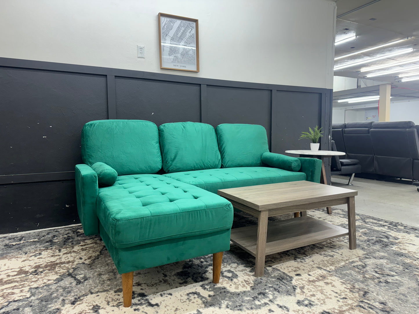 Gorgeous LIKE-NEW Mid Century Modern Emerald Green Velvet Sectional Couch