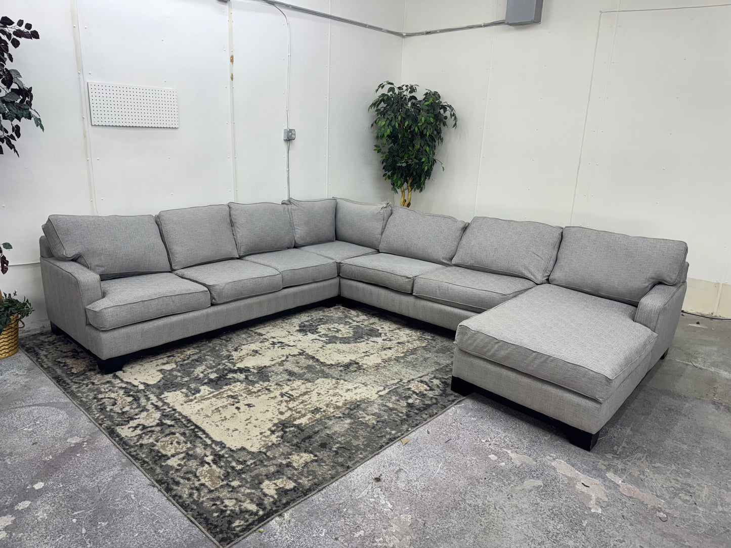Huge Gray U Shape Sectional Sofa with Chaise Lounge