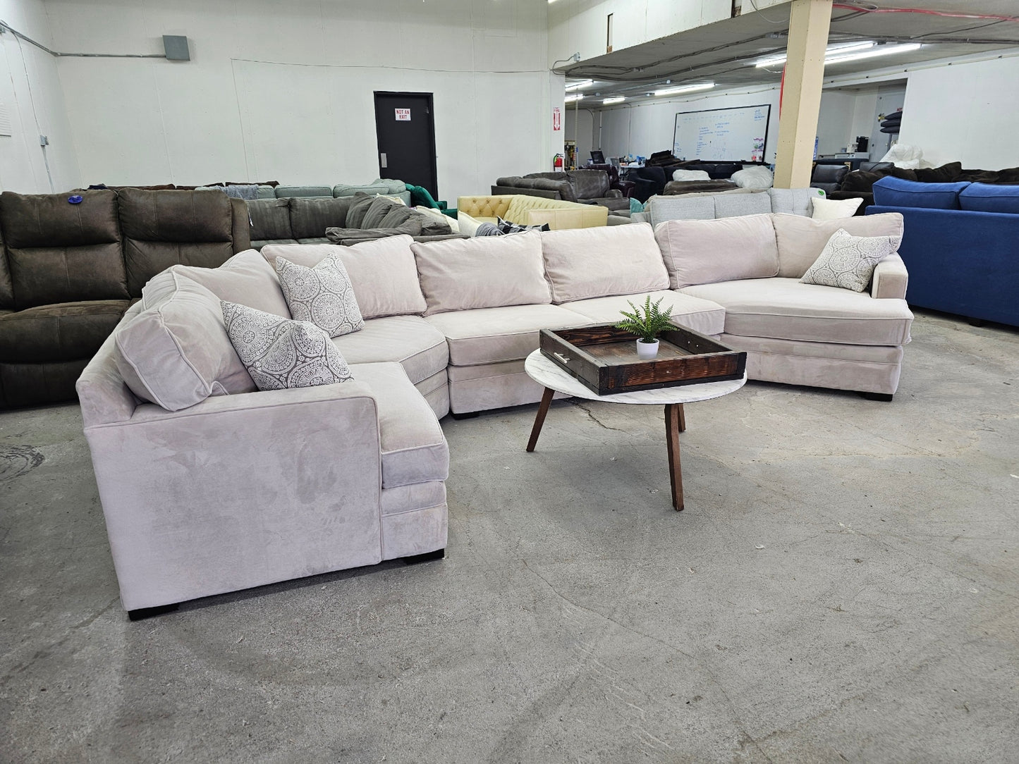 GIGANTIC Beautiful Cream Sectional Couch with Cuddler