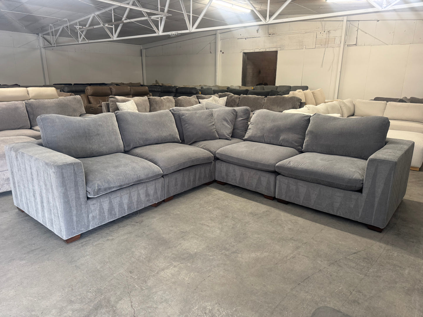 Like New 5 Piece Modular Cloud Sectional