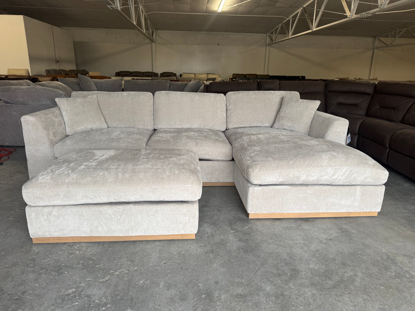 Beige Mid Century Modern L Shape Sectional w/ Reversible Chaise and Ottoman