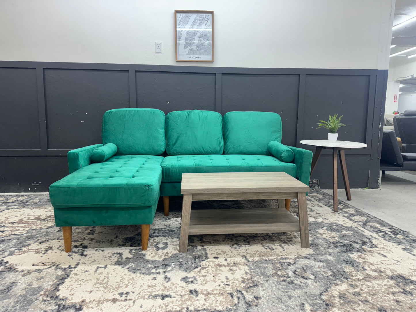 Gorgeous LIKE-NEW Mid Century Modern Emerald Green Velvet Sectional Couch