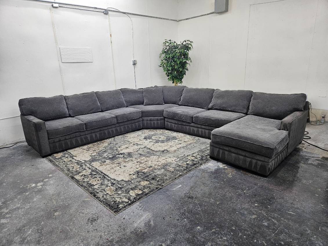 Absolute Monster Gray U Shape Sectional