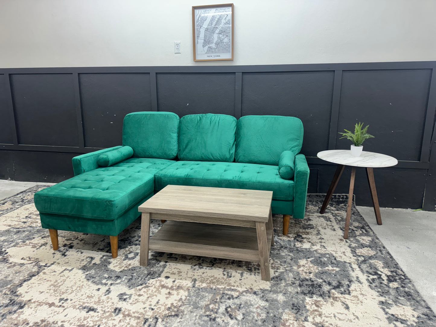 Gorgeous LIKE-NEW Mid Century Modern Emerald Green Velvet Sectional Couch