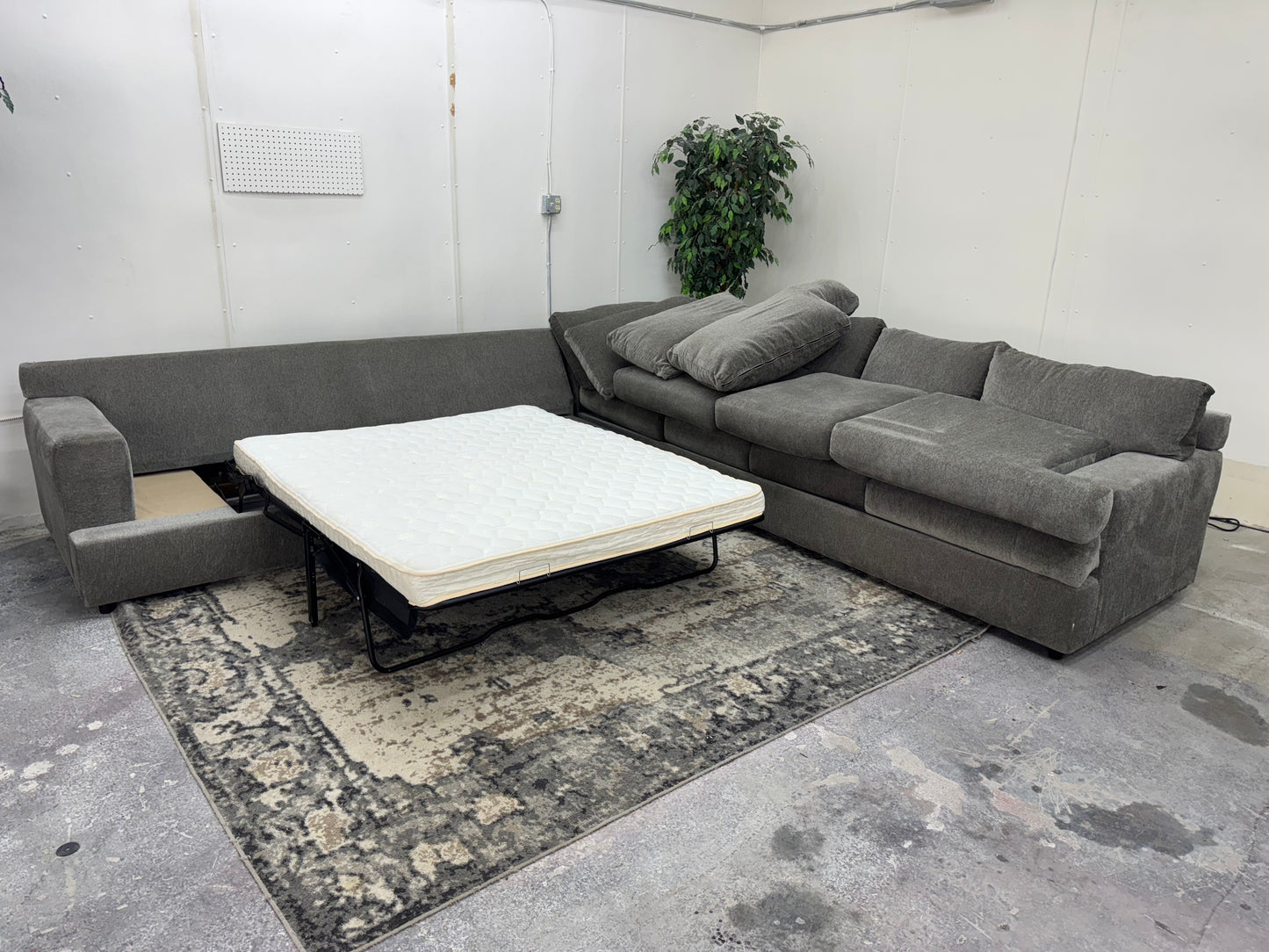 Gigantic Gray L-Shape Sleeper Sofa Sectional Couch
