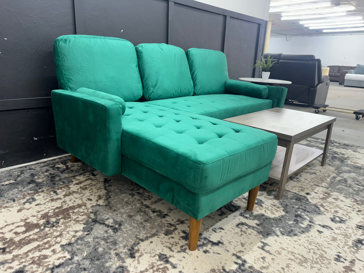 Gorgeous LIKE-NEW Mid Century Modern Emerald Green Velvet Sectional Couch