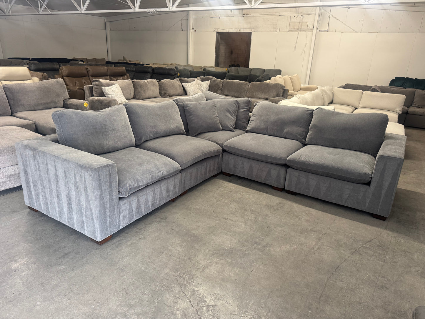 Like New 5 Piece Modular Cloud Sectional