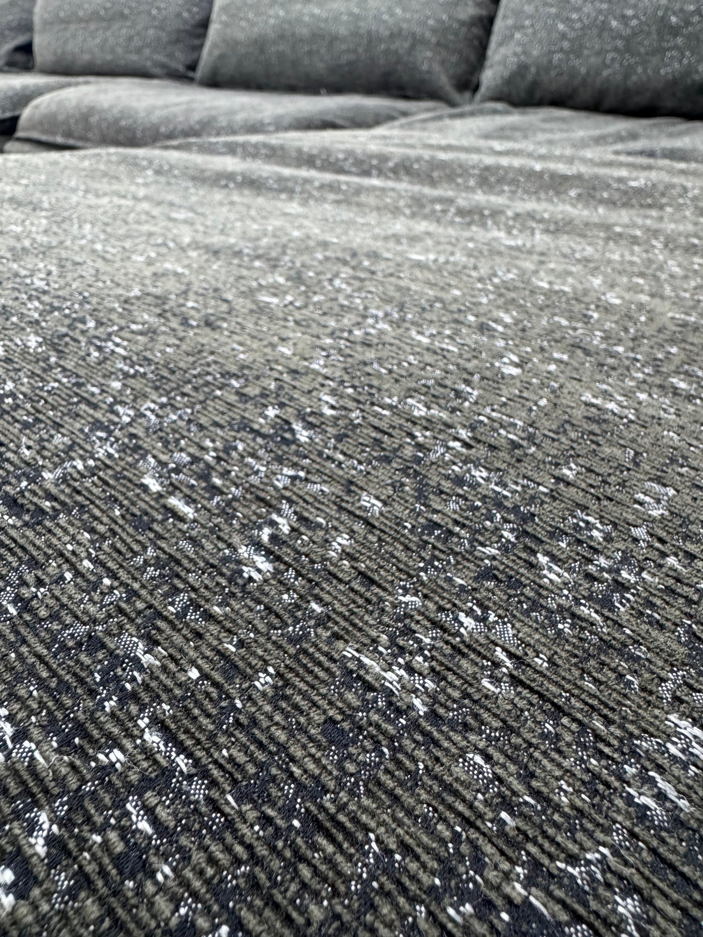 LIKE NEW Modular 5-Piece Albany Park Kova Sectional