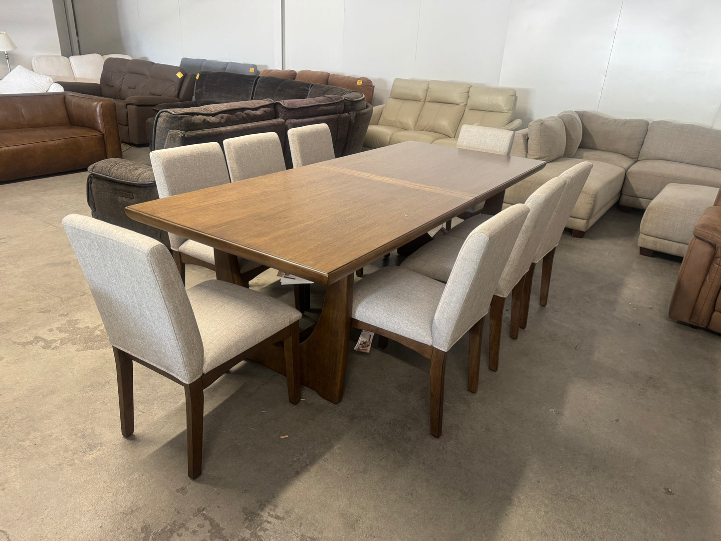 Thomasville Carmel Valley Dining Table & 8 Chairs
