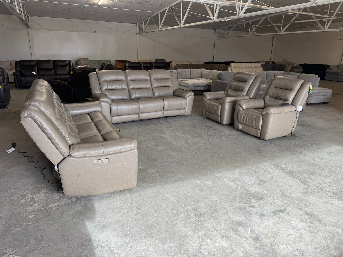 Brand New 4 Piece Leather Reclining Set (2 Sofas, 2 Armchairs)