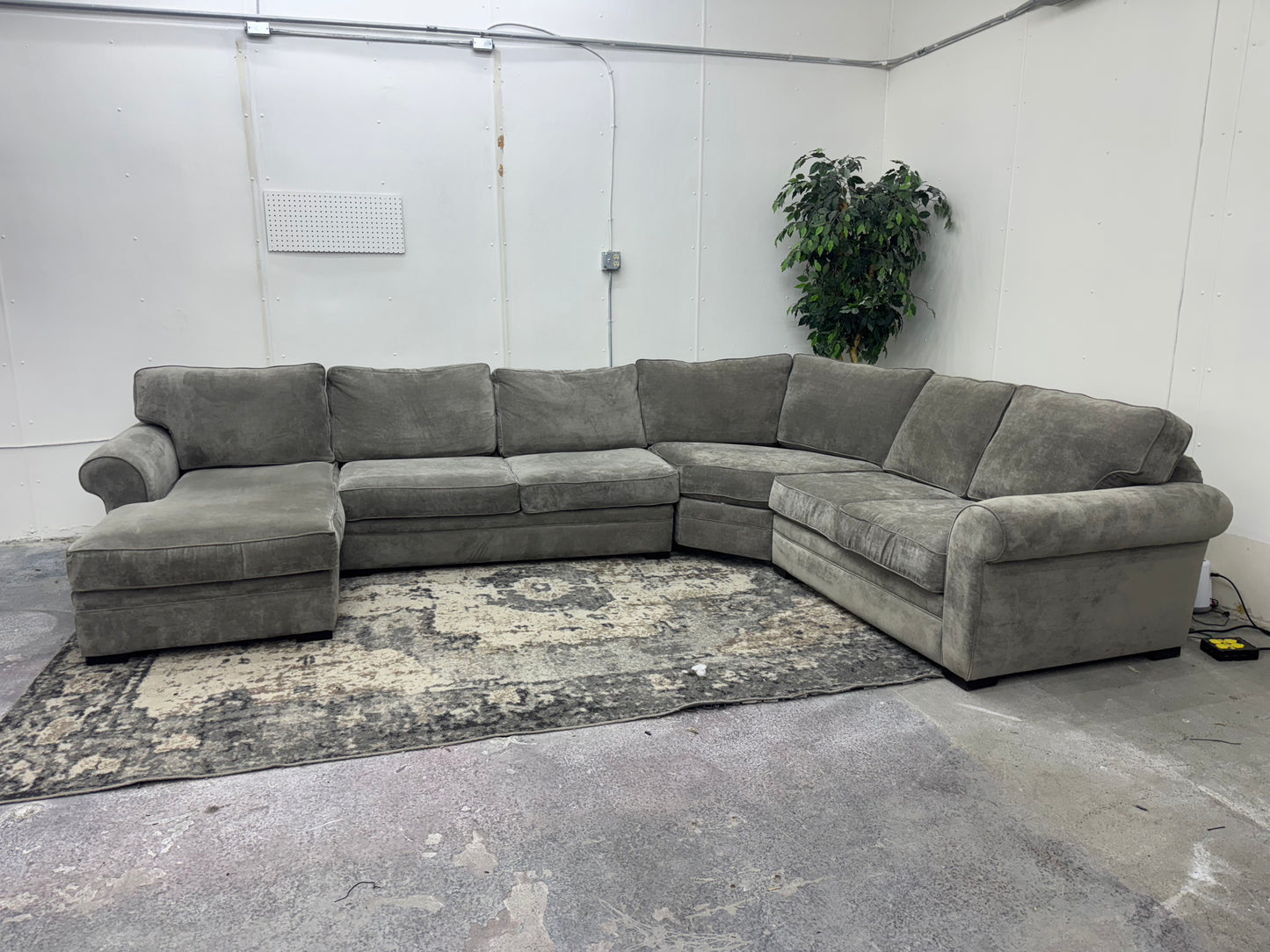 LIKE NEW Huge Gray U Shaped Sectional Couch