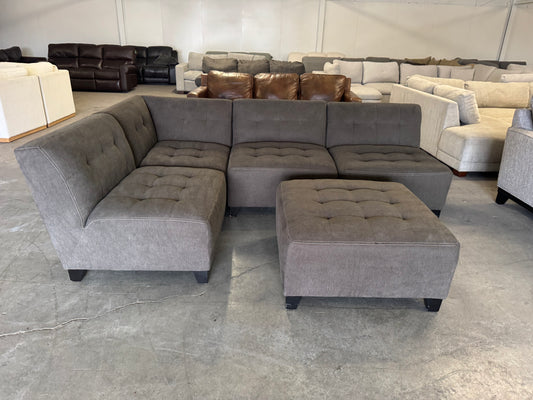 Like New Gray 5-Piece Modular Sectional w/ Ottoman